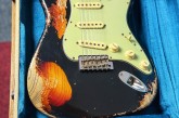 Fender Custom Shop 63 Stratocaster Super Heavy Relic SUper Faded Aged Black-17.jpg